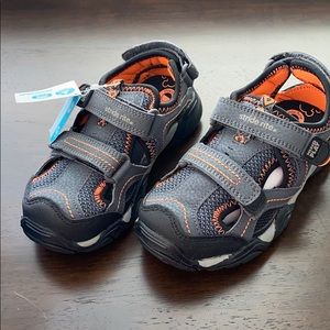 Stride Rite hybrid sneaker, size 10M
